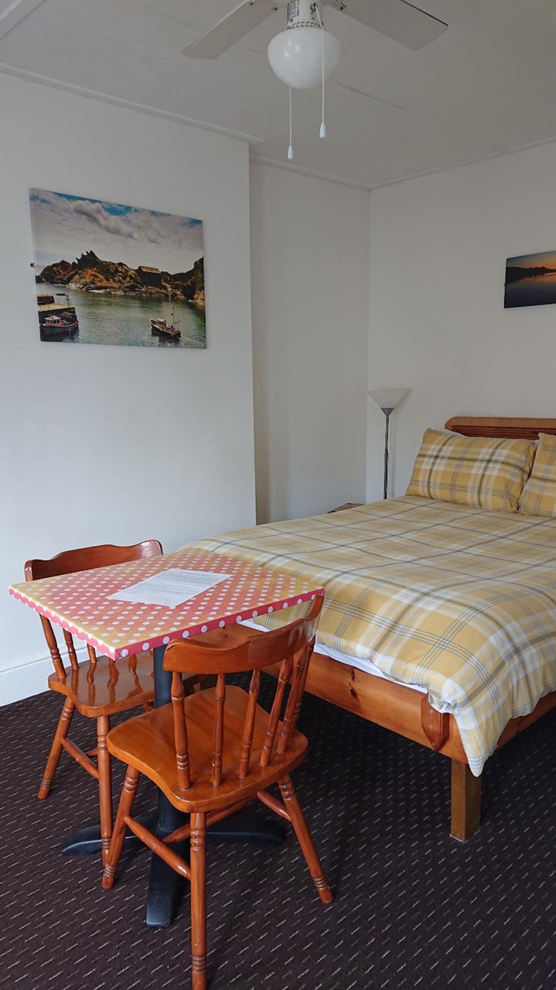 New Quay Fairways Guest House חדר תמונה